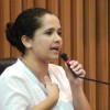Vereadora causa polêmica ao criar projeto para deixar salário de prefeito igual ao de professores.