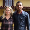Homem paga conta de estranha achada na rua: honestidade.
