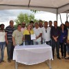 Ivana Bastos comemora com popula��o de Carinhanha assinatura de ordem de servi�o para in�cio das obras de pavimenta��o.