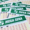 Mega-Sena acumula e poder? pagar R$ 100 milh?es no sorteio de s?bado.