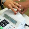 Biometria detecta 25 mil fraudes de eleitores; ?nica pessoa tinha 52 t?tulos.