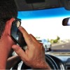 Celular aumenta oito vezes risco de acidente quando o motorista é jovem.