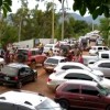 Curiosidade em torno da barragem de Ceraíma causa aglomeração no local.
