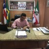 Prefeito Reinaldo G?es assinar edital de tomada de pre?os para importantes obras.