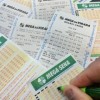 Mega-Sena acumula e paga R$ 50 milhões na quarta.
