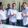 Prefeito de Pinda? assina ordem de servi?o para nova pavimenta??o asf?ltica!