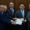 Bolsonaro entrega ao Congresso pacote de medidas na área econômica.