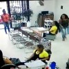 Mulheres armadas assaltam clientes e funcion?rias de sal?o de beleza.