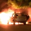 Carro pega fogo em Guanambi.