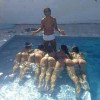 Foto de Ronaldinho e as “popozudas” bomba na internet.