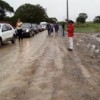 Construtora faz servi?o emergencial para liberar BR-030 interditada ap?s chuva.