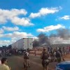 Policia Militar prende tr?s homens em Tanque Novo durante manifesta??o.