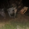 Caminhão tomba na estrada de Tauape, na BA-026 entre os municípios de Caculé e Licínio de Almeida.