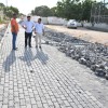 Prefeito de Guanambi vistoria obras de pavimenta??o nos bairros Bela Vista, Lagoinha, Vila Nova e Alto Cai?ara.