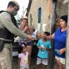 Polícia Militar distribui máscaras e álcool gel em Guanambi.