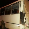 Ônibus bate em residências na cidade de Guanambi.