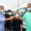 Rui Costa e Ivana Bastos entregam veículo para Feira da Mata.