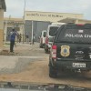30 detentos de Guanambi são levados para presido em Brumado.