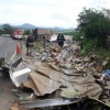 Carreta carregada com eletrônicos tomba na BR-030 em Guanambi.