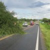 Chuva alaga ruas e faz árvores caírem em Guanambi.