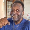 Morre o Rei Pelé aos 82 anos em São Paulo, vítima de câncer.