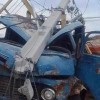 Caminhão bate em poste no bairro Renascer II, em Guanambi.
