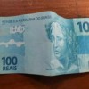 Homem é preso após fazer pagamento com nota falsa de R$ 100 em Guanambi.