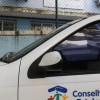 Criança atira contra o próprio pai para defender mãe em briga.