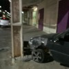 Motorista colide carro contra poste em Guanambi.