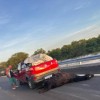 Motorista fica gravemente ferido após bater carro em cavalo.