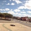 Homem embriagado é flagrado nu em praça pública de Guanambi.
