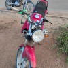 Motociclista é socorrido após bater em poste em Guanambi.