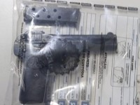Pistola é apreendida pela Rondesp após denúncia em Guanambi.