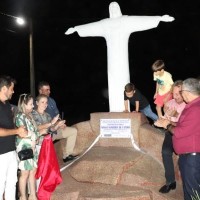 Ivana e Roberval entregam praça em Dom Basílio. - Foto 1