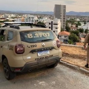 Mulher é detida após assaltar idoso no centro de Guanambi.