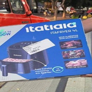 Dupla chega de moto e furta air fryer de comércio em Guanambi.