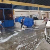 Prefeitura de Guanambi realiza desinfecção do Mercado Municipal e Terminal Rodoviário. - Foto 4 Prefeitura de Guanambi realiza desinfecção do Mercado Municipal e Terminal Rodoviário. - Foto 4