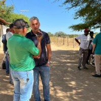 Prefeito Interino Arnaldo Azevedo anuncia que pela primeira vez na história Guanambi asfaltará estradas na zona rural; Comunidades de Queimadas e Corujas serão beneficiadas. - Foto 2 Prefeito Interino Arnaldo Azevedo anuncia que pela primeira vez na história Guanambi asfaltará estradas na zona rural; Comunidades de Queimadas e Corujas serão beneficiadas. - Foto 2