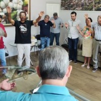Prefeito Nal Azevedo recebe em seu gabinete pastores da OMEG e quer reforçar parceria social com as igrejas evangélicas. - Foto 4 Prefeito Nal Azevedo recebe em seu gabinete pastores da OMEG e quer reforçar parceria social com as igrejas evangélicas. - Foto 4