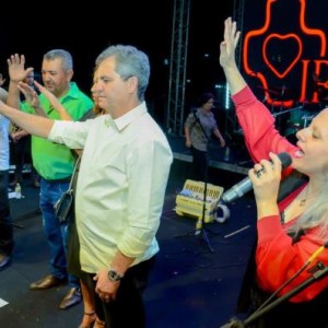 Sebastião Laranjeiras inicia celebrações de 61 Anos com noite de fé e emoção.