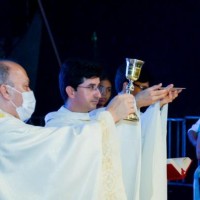 Sebastião Laranjeiras inicia celebrações de 61 Anos com noite de fé e emoção. - Foto 2 Sebastião Laranjeiras inicia celebrações de 61 Anos com noite de fé e emoção. - Foto 2