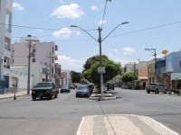 Uso de celular ao volante produz 55% de multas no trânsito de Guanambi.