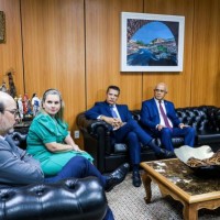 Ivana Bastos se emociona com homenagem a Anísio Teixeira no Relatório das Contas do Poder Executivo. - Foto 2 Ivana Bastos se emociona com homenagem a Anísio Teixeira no Relatório das Contas do Poder Executivo. - Foto 2