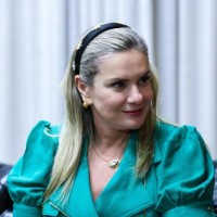 Ivana Bastos se emociona com homenagem a Anísio Teixeira no Relatório das Contas do Poder Executivo. - Foto 3 Ivana Bastos se emociona com homenagem a Anísio Teixeira no Relatório das Contas do Poder Executivo. - Foto 3