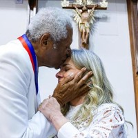 Ivana Bastos enaltece trajetórias de Edvaldo e Antonio Brito em sessão histórica que condecorou pai e filho. - Foto 2 Ivana Bastos enaltece trajetórias de Edvaldo e Antonio Brito em sessão histórica que condecorou pai e filho. - Foto 2