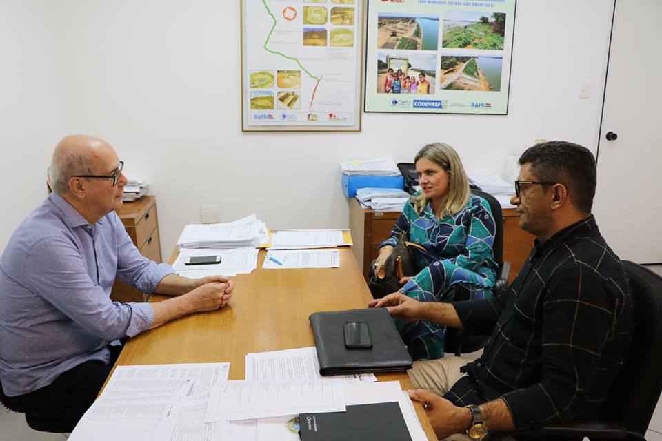 Deputada e prefeito de Iuiu cumprem agenda de trabalho em Salvador.