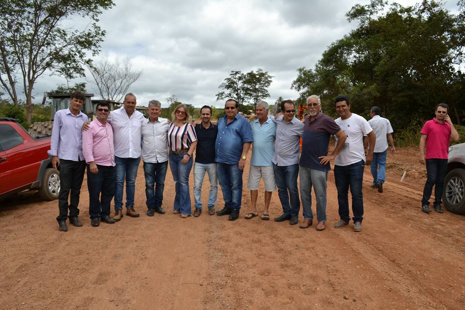 Ivana Bastos visita Tanque novo e afirma que lutar? por obras de ilumina??o p?blica no munic?pio.