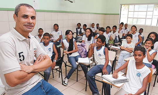 Piso dos professores terá aumento de 13,01% e salário vai a R$ 1.9170.