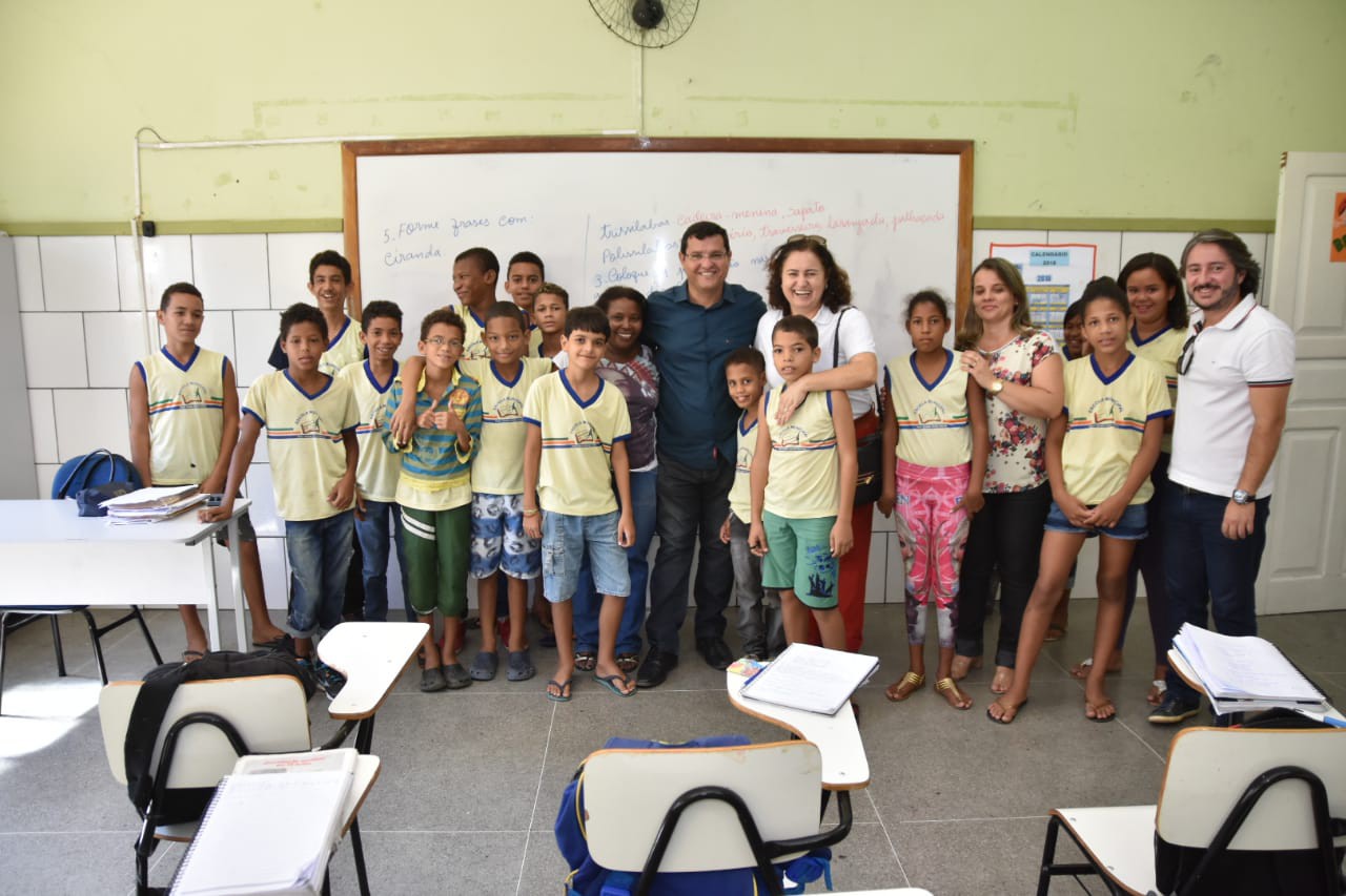 EDUCA??O | - Jairo Magalh?es autoriza melhorias na Escola Wanda Neves, no Bairro Monte Pascoal; 16? unidade a receber be