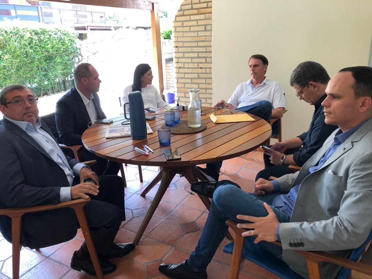 Bolsonaro promete criar 13? para programa Bolsa Fam?lia, caso eleito.
